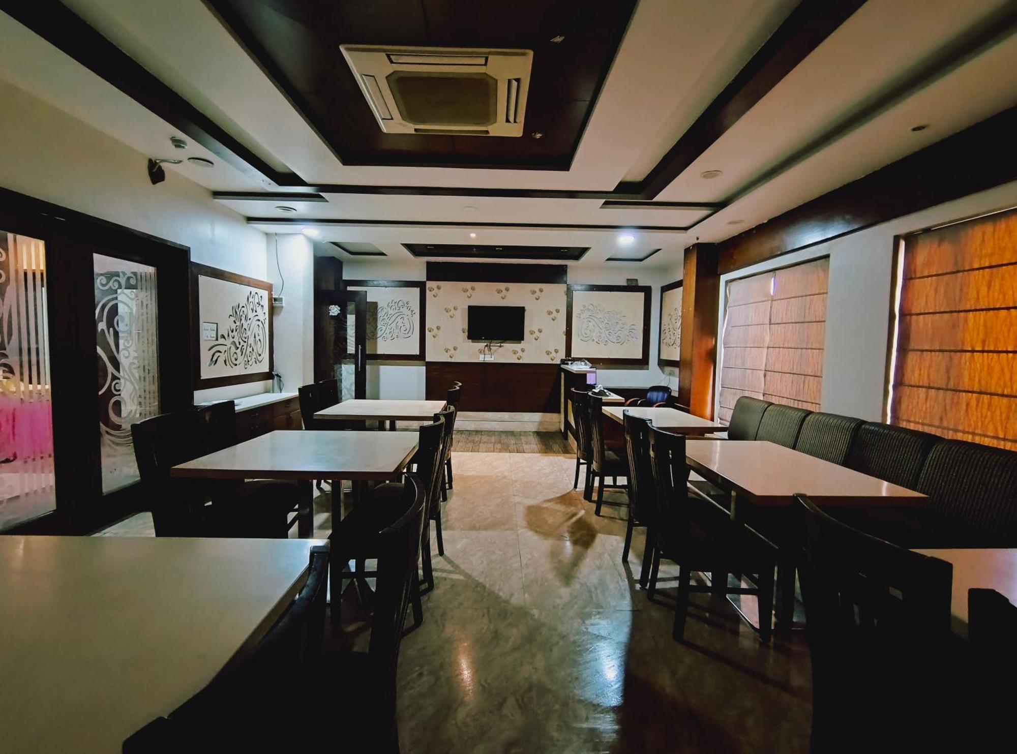 P Palace - Near Kashi Vishwanath Temple 바라나시 외부 사진