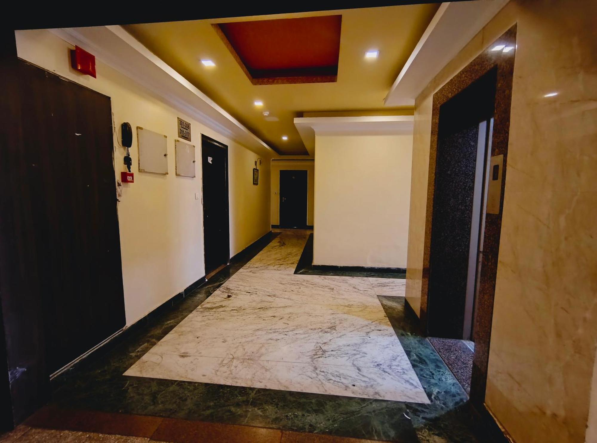 P Palace - Near Kashi Vishwanath Temple 바라나시 외부 사진